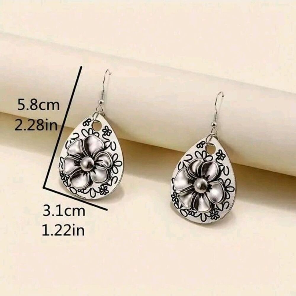 Elegant Silver Floral Earrings FREE SHIPPING - Picture 3 of 3